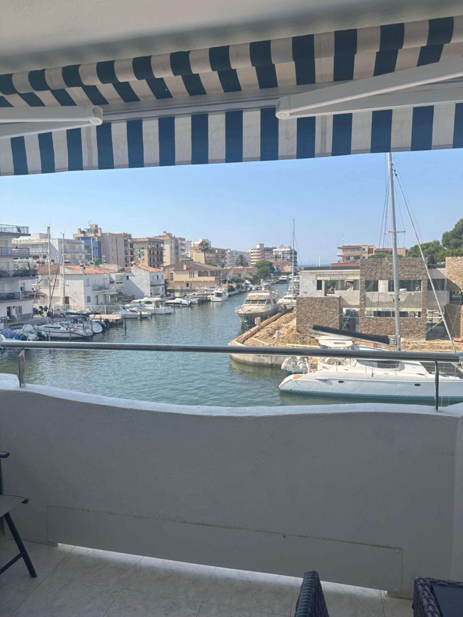 Apartamento Bonito En Zona Familiar Rosas